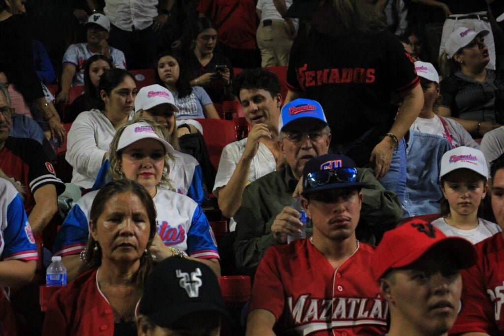 Los aficionados del equipo mazatleco