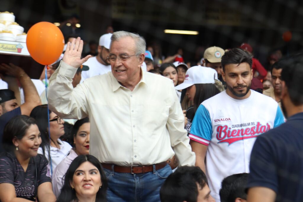 "Es un éxito”: Rocha lanza primera bola del juego con causa entre Tomateros y Cañeros