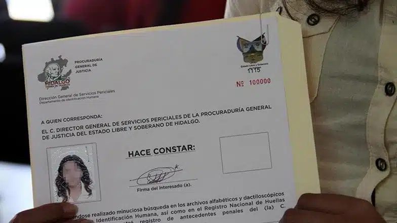 Carta de no antecedentes penales.