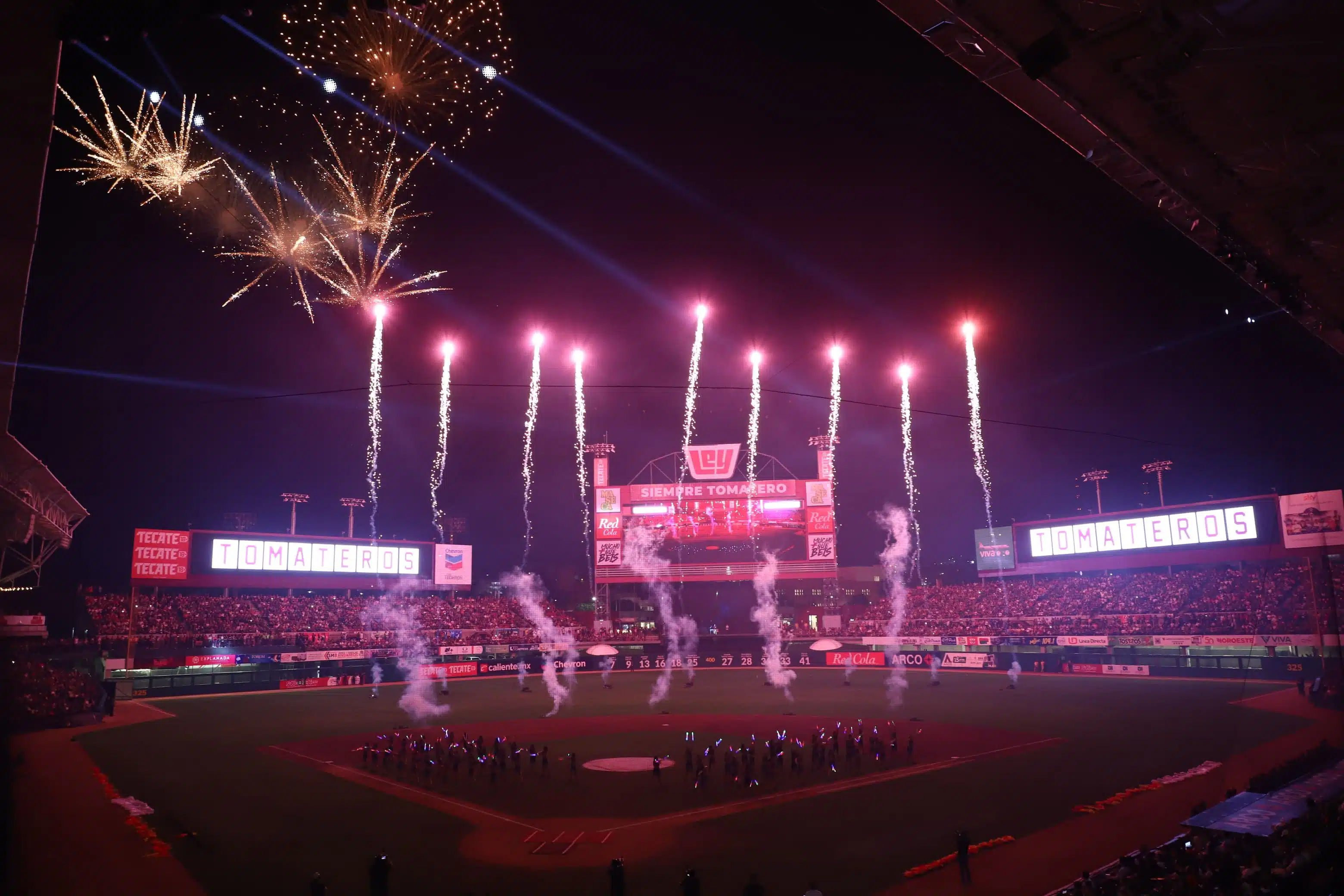 Inauguración juego de Tomateros