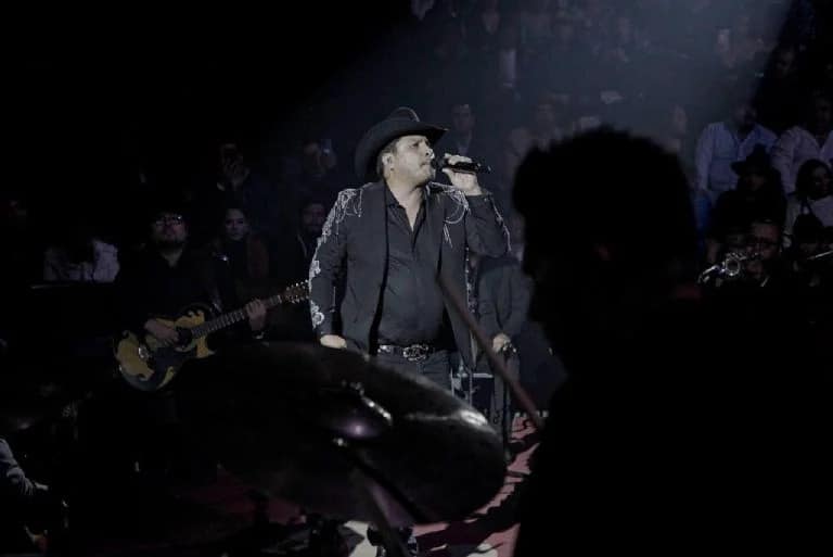 Julión Álvarez en su concierto