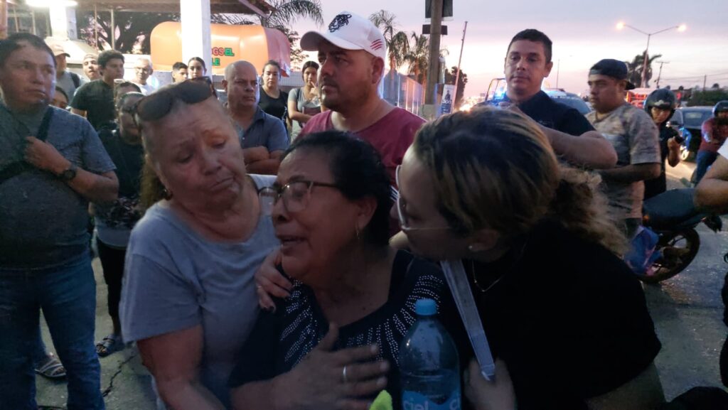 Salen a la calle para exigir justicia para Maylene, mujer asesinada en su casa en Mazatlán