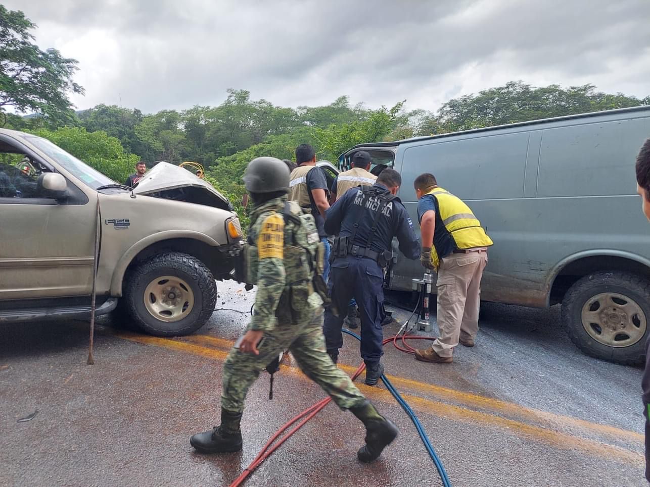 Elementos de seguridad usando las quijadas de rescate