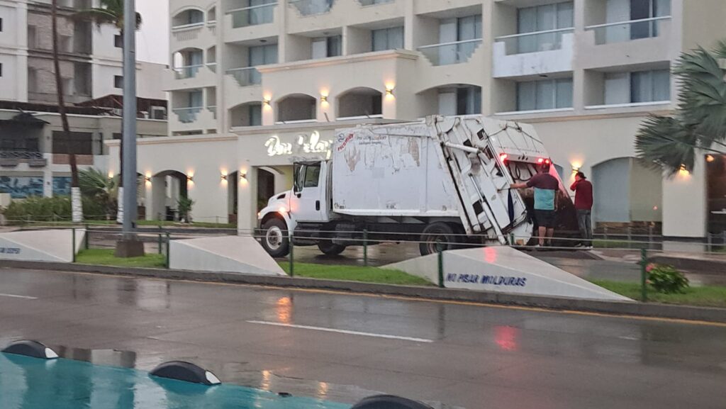 Lluvias en mazatlán por Norma