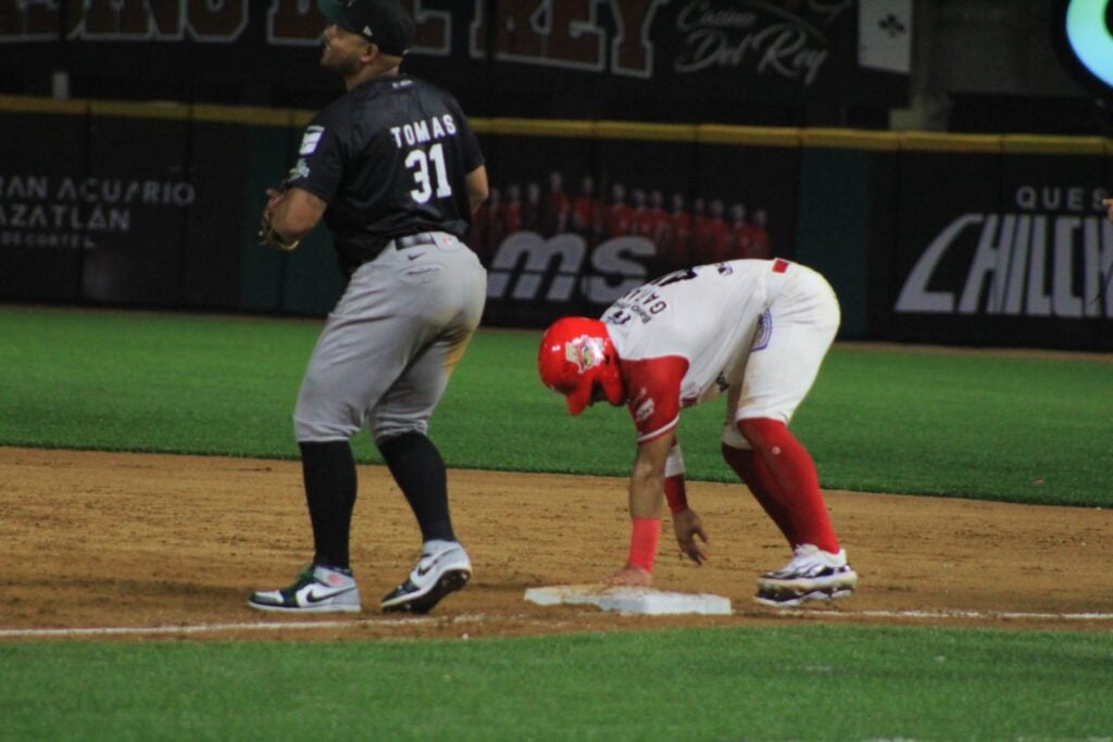 Venados silencia a la ofensiva cañera a la “hora cero” y asegura serie en el puerto