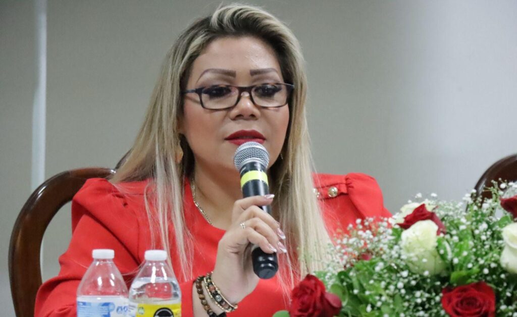 Cabildo de Rosario recibe el segundo informe de gobierno de la alcaldesa Claudia Valdez Aguilar