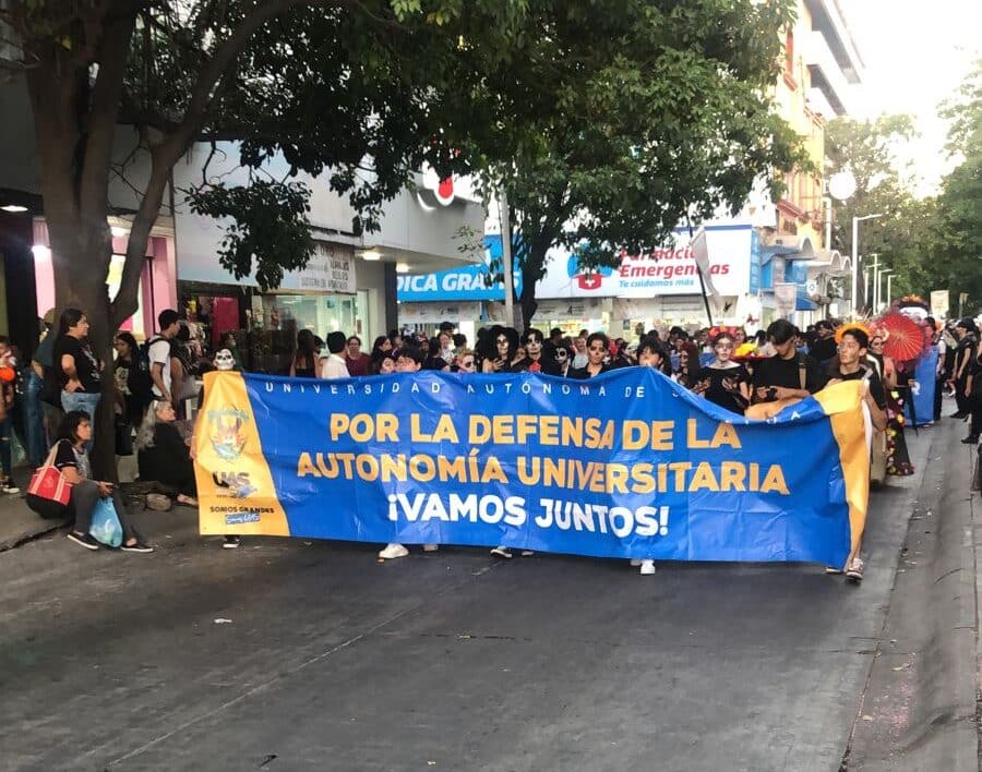 Desfile de Día de muertos de la UAS