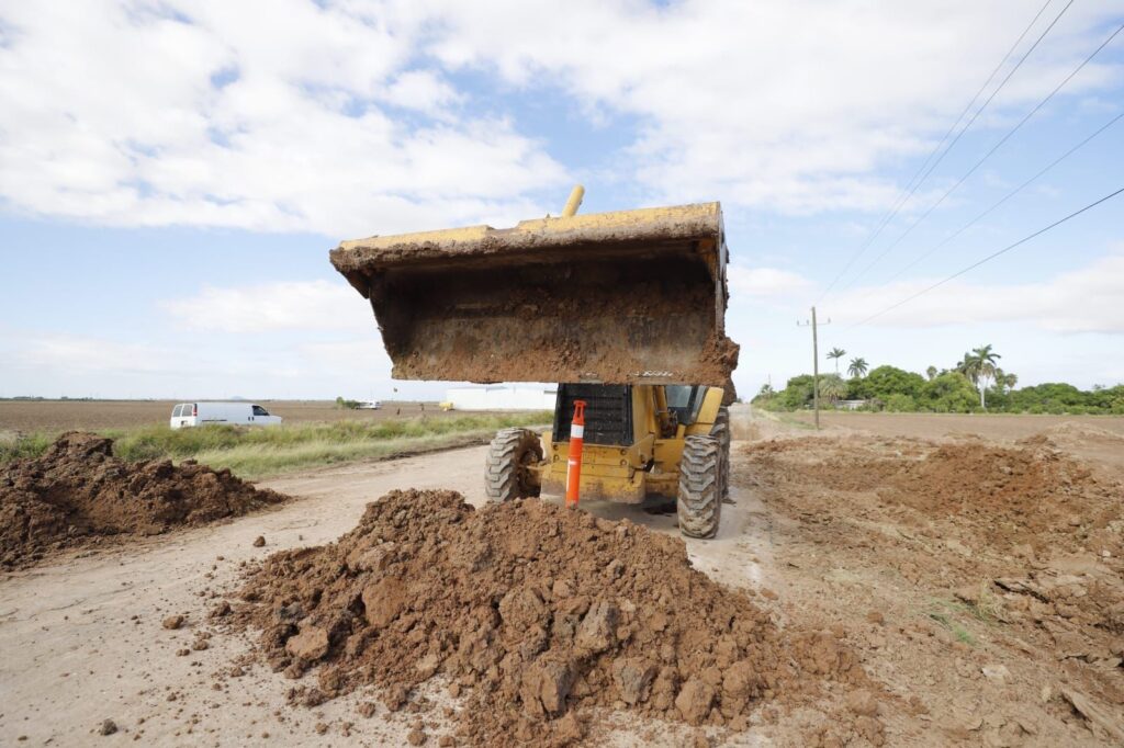 Recorrido de supervisión de carreteras dañadas por "Norma" en Guasave