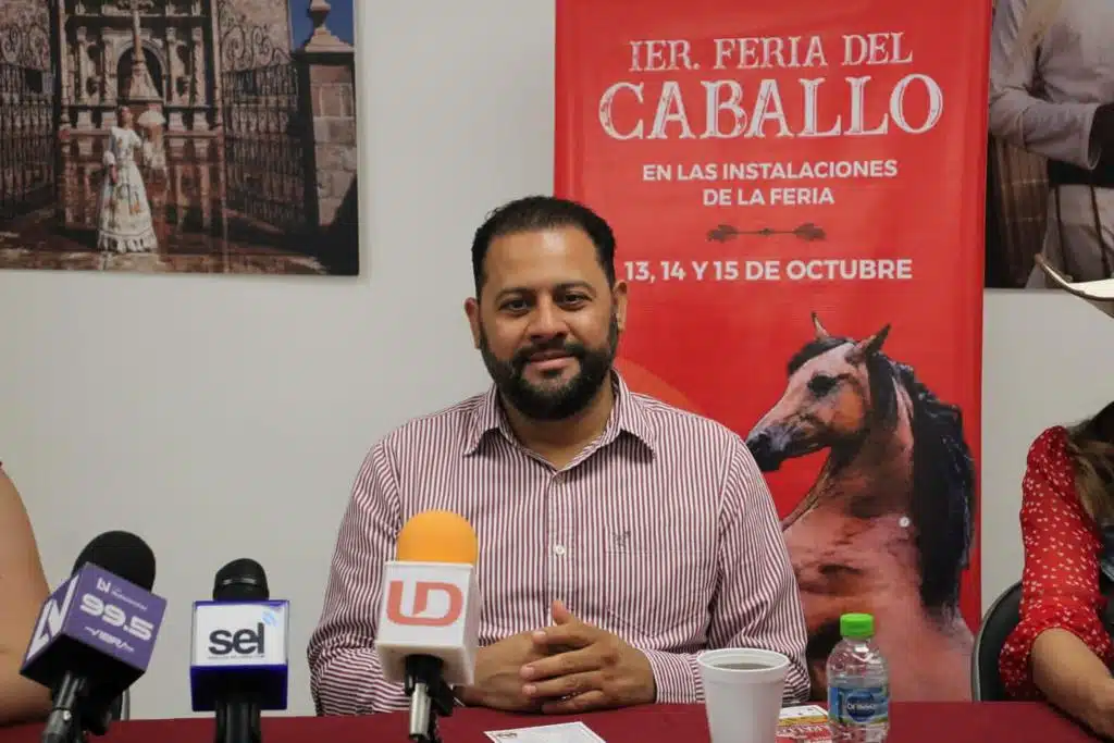 Moisés Ríos Pérez en rueda de prensa