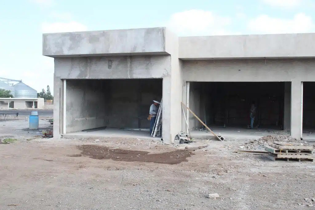 Construcción del Centro Deportivo Ahumada en Guasave