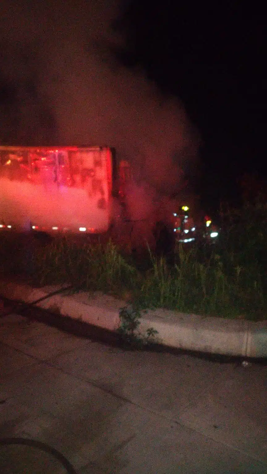 incendio de tráiler