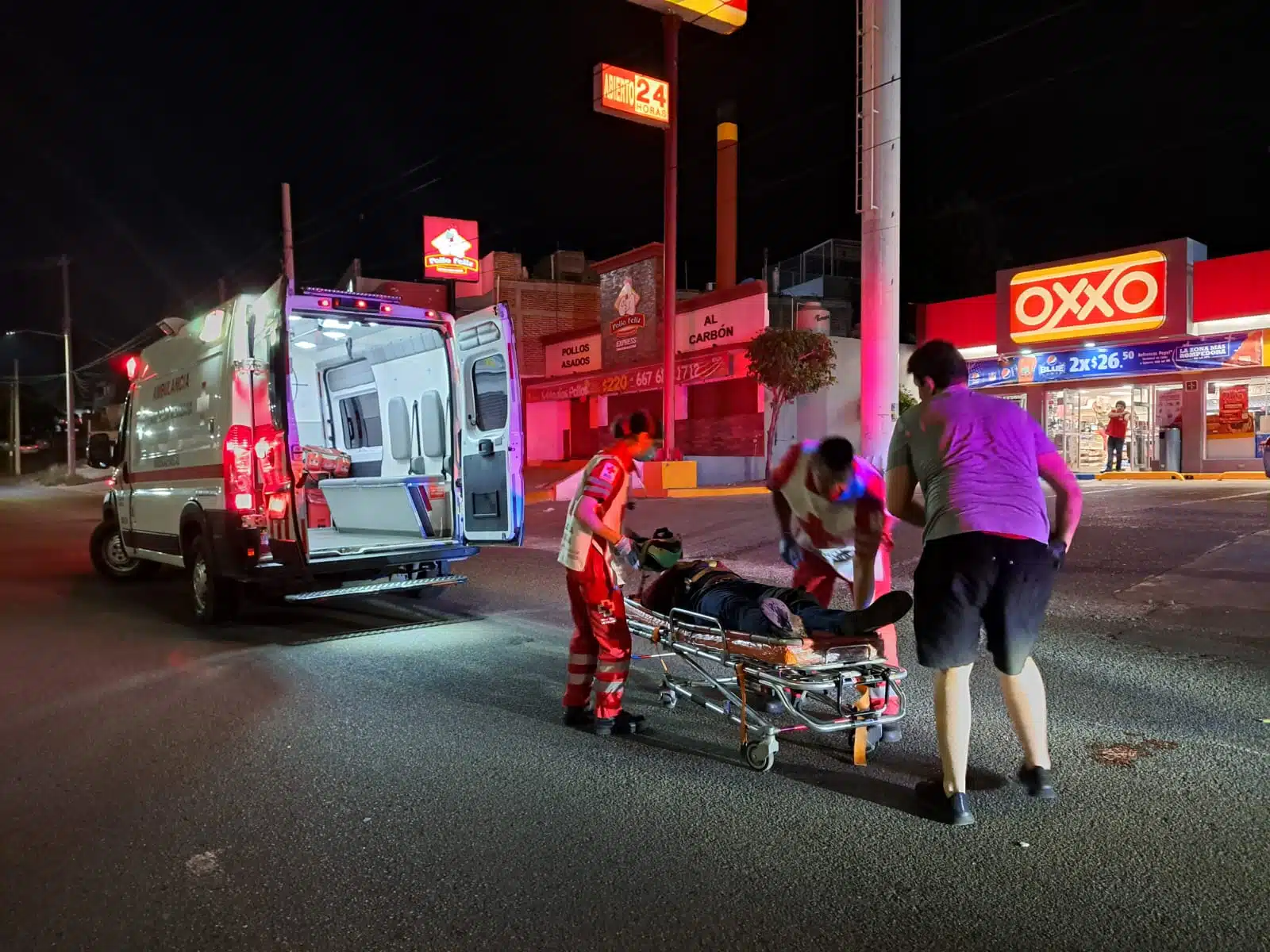 Cruz Roja atendió al joven y lo trasladó a un hospital.