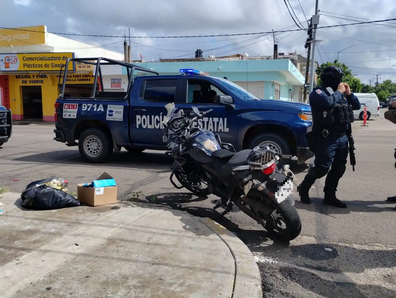 Motocicleta de PEP y patrulla