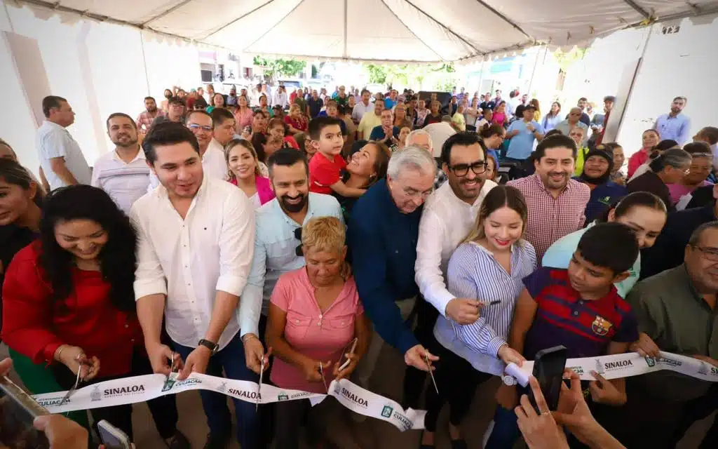 Gobernador Rubén Rocha Moya y Alcalde de Culiacán inauguran calles en Culiacán.