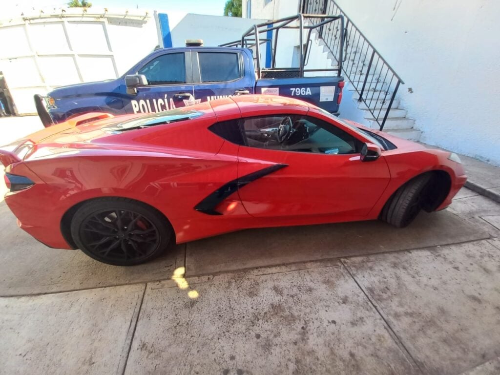 Vehículo Chevrolet Corvette Stingray modelo 2023