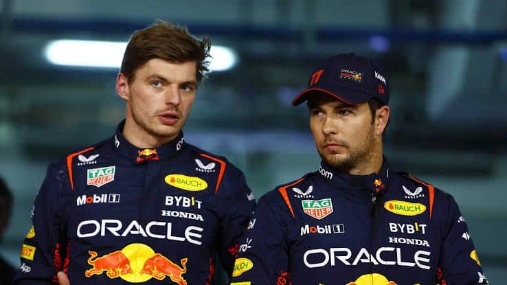 Sergio Checo Pérez y Max Verstappen en el evento De la pista a la cancha