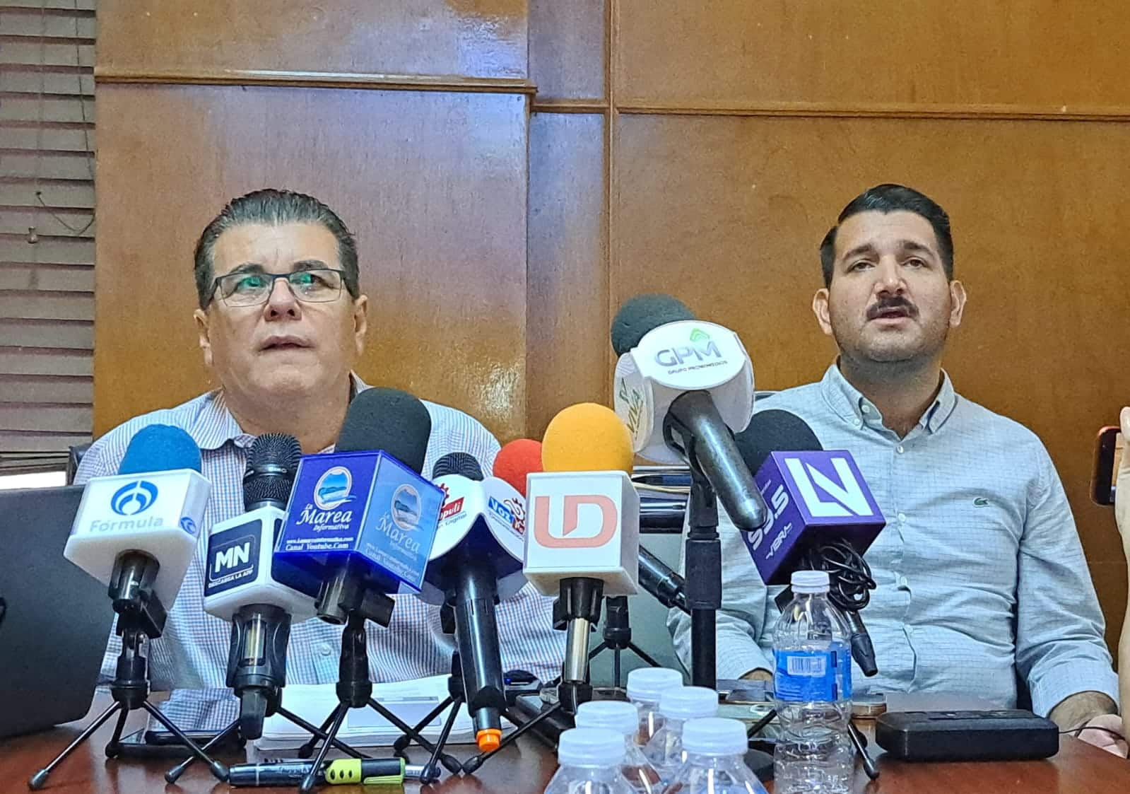 Director de Obras Públicas, Rigoberto Arámburo Bojórquez y el Presidente Municipal de Mazatlán, Édgar González Zatarain