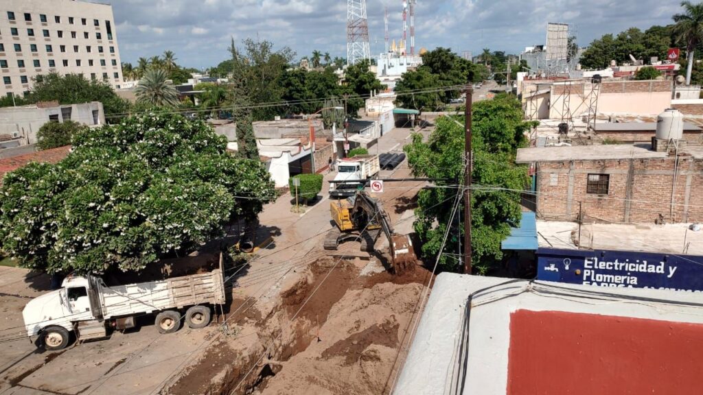 Rehabilitación de drenaje en la calle Cuauhtémoc