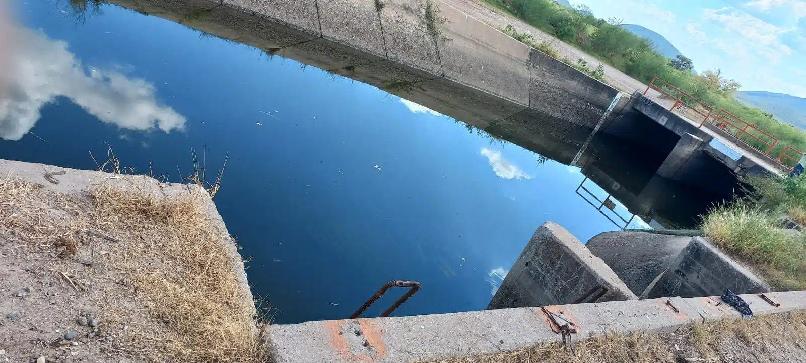 Canal de riego en la sindicatura de Jahuara Segundo