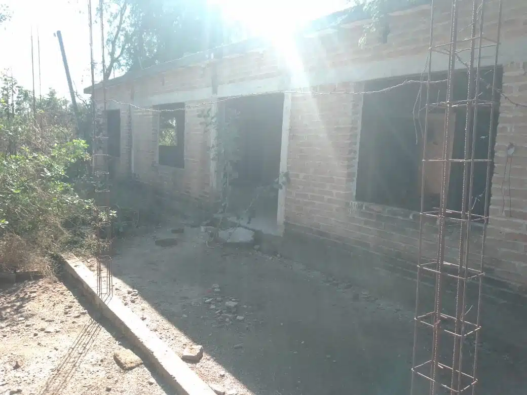 Parte exterior de casa en construcción en El Fuerte