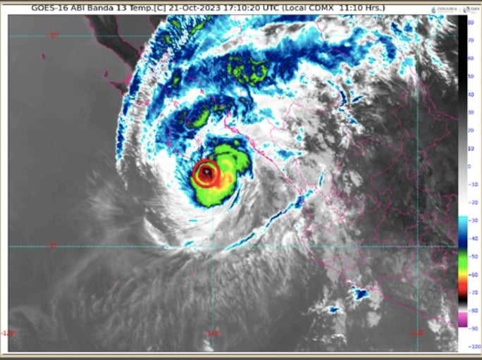 Huracán Norma tocando tierra en BCS