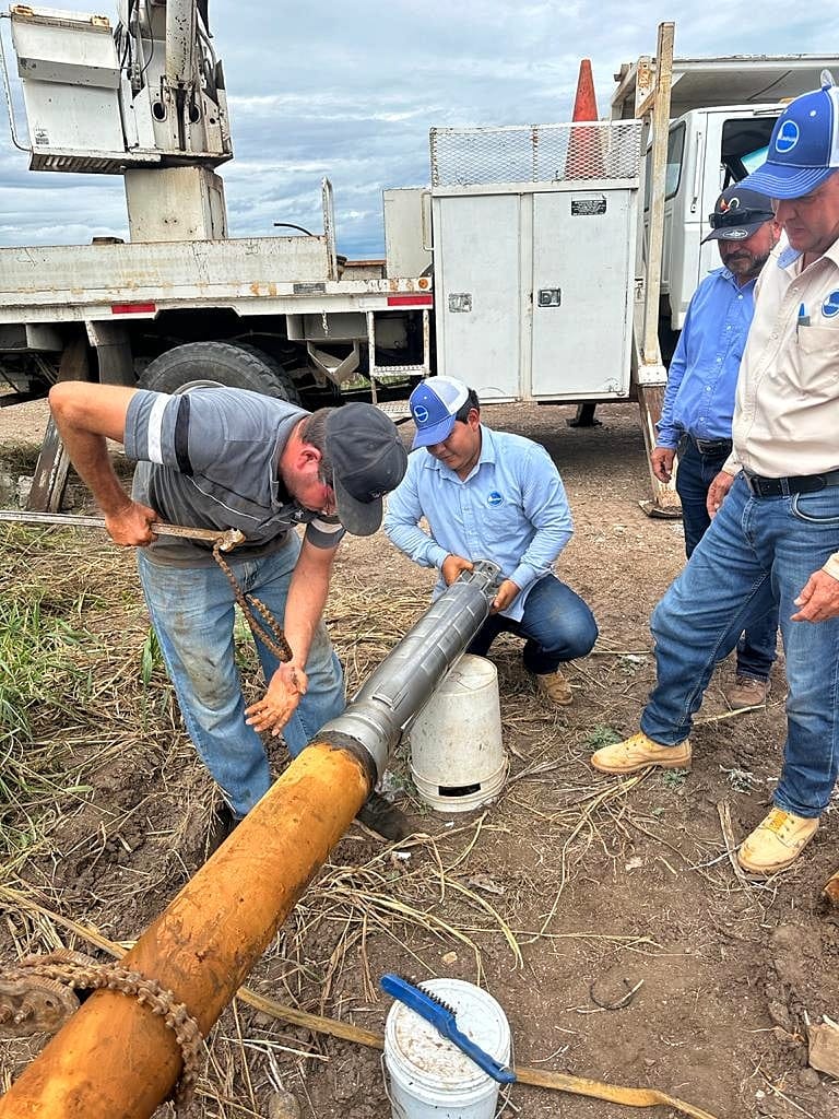 Instalan nueva bomba en pozo para mejorar la presión del agua en Angostura.