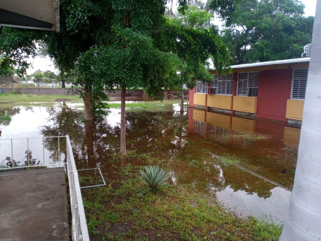 Inundación en Escuela Secundaria Técnica número 16 del Ejido 9 de Diciembre