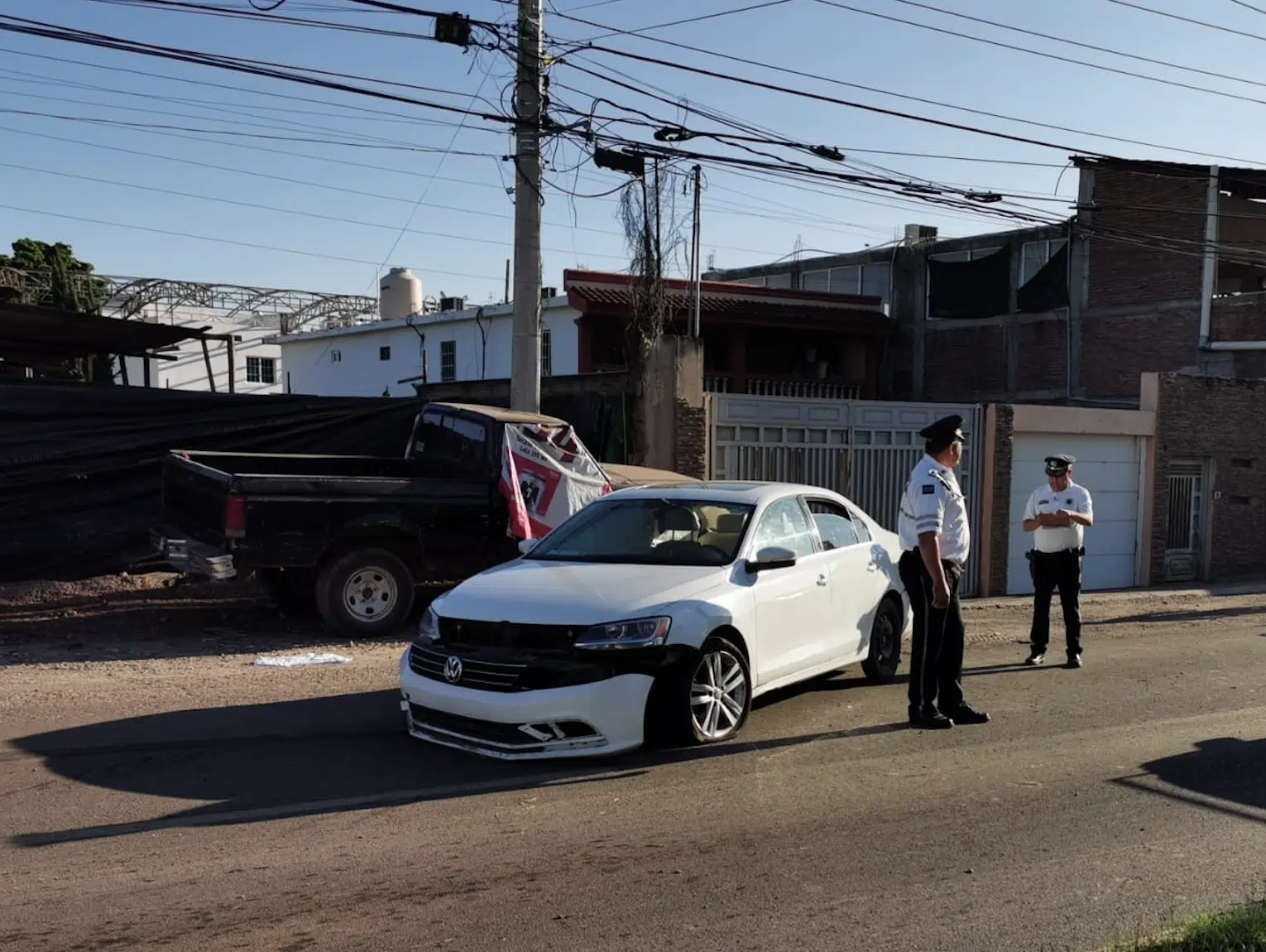 Auto despojado es encontrado en Culiacancito