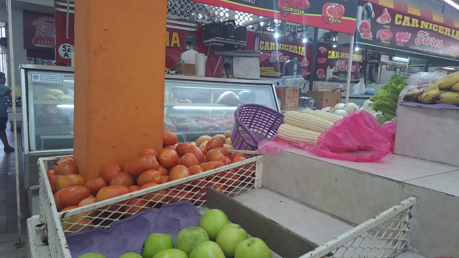 Puestos de Verduras en mercado independencia en Los Mochis.