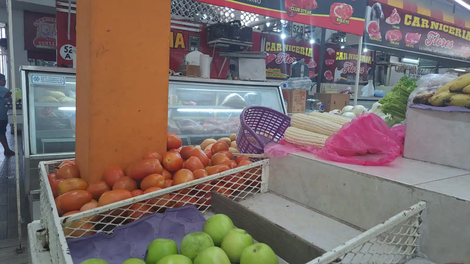 Puestos de Verduras en mercado independencia en Los Mochis.