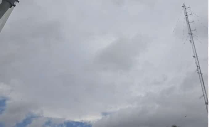 Cielo con nube blanca