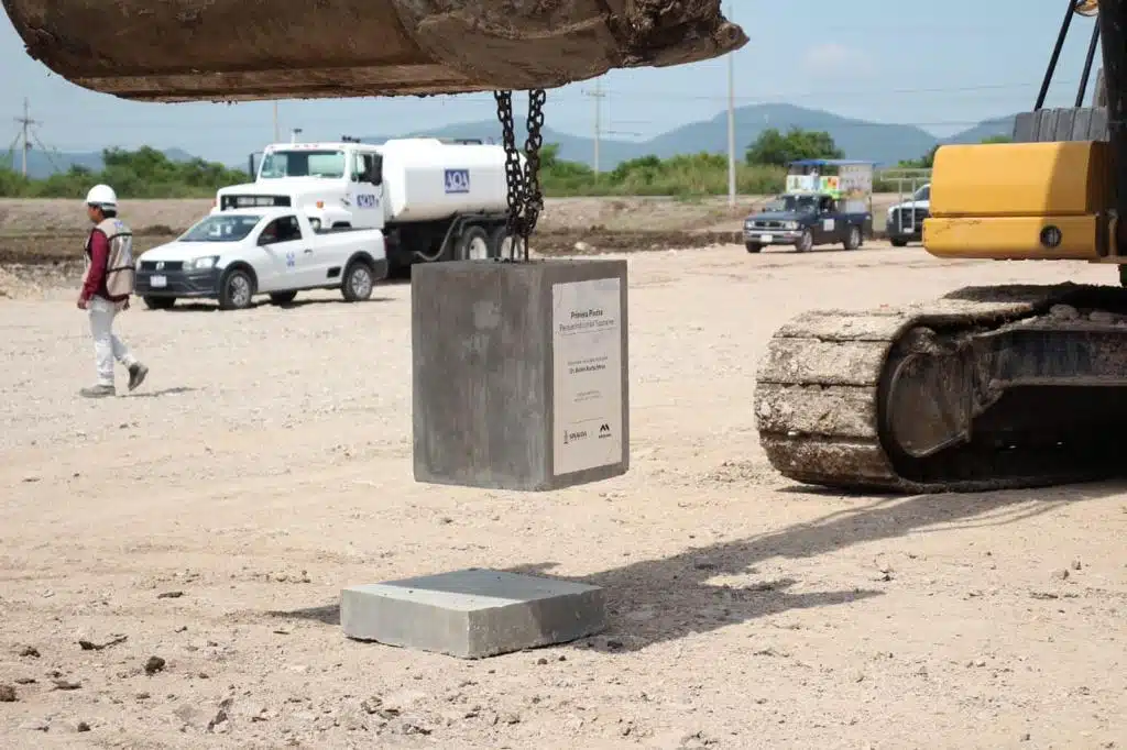 Colocan la primera piedra de la empresa Tetakawi en Mazatlán