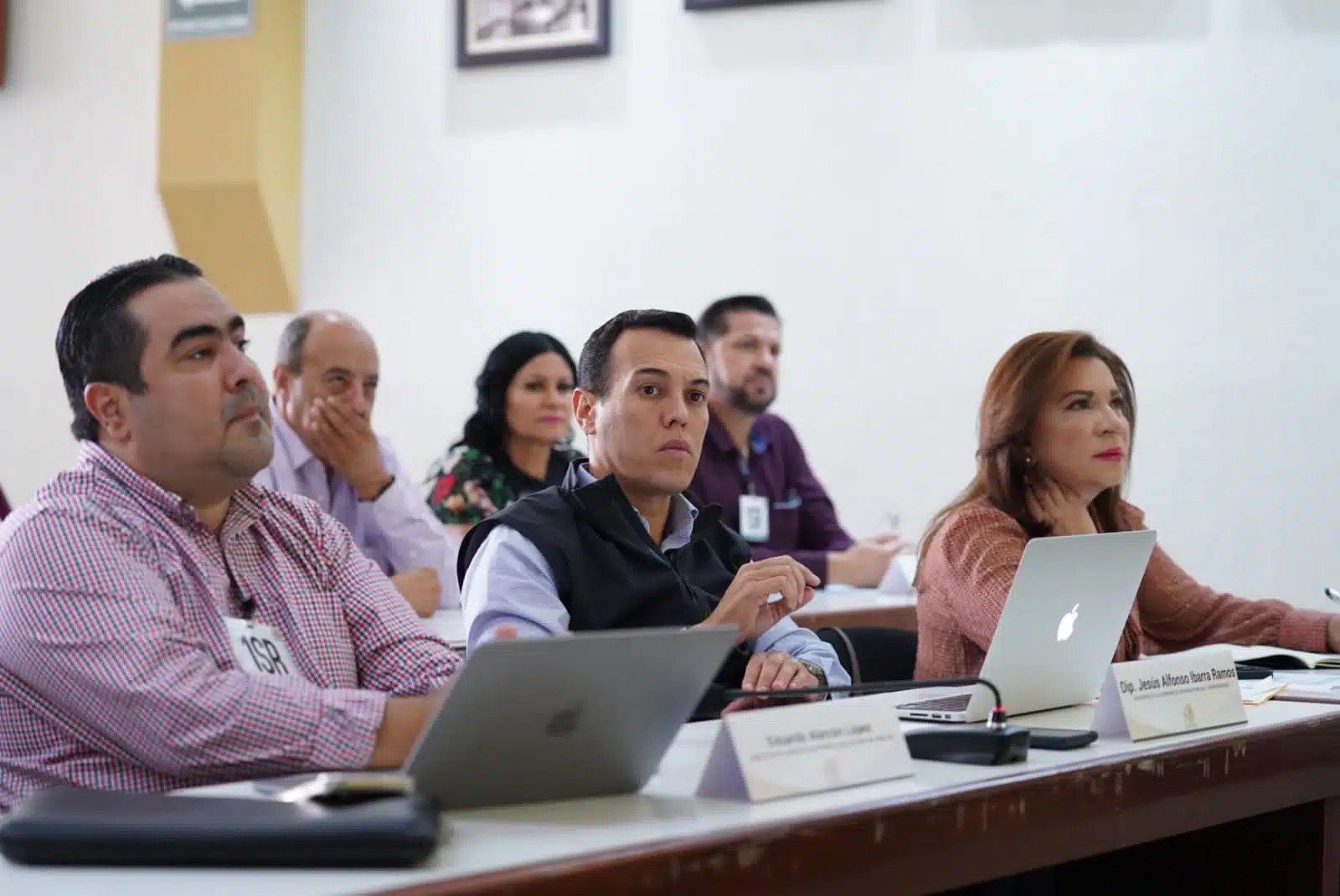 Personal del Instituto para el Desarrollo Técnico de las Haciendas Públicas (Indetec) y los integrantes de los comités municipales de Juan José Ríos y ElDorado