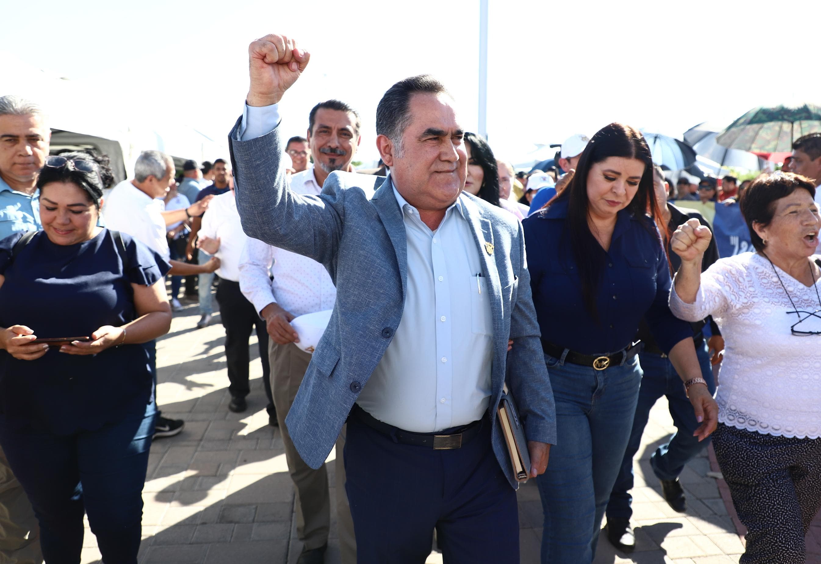 Jesús Madueña llegando a audiencia