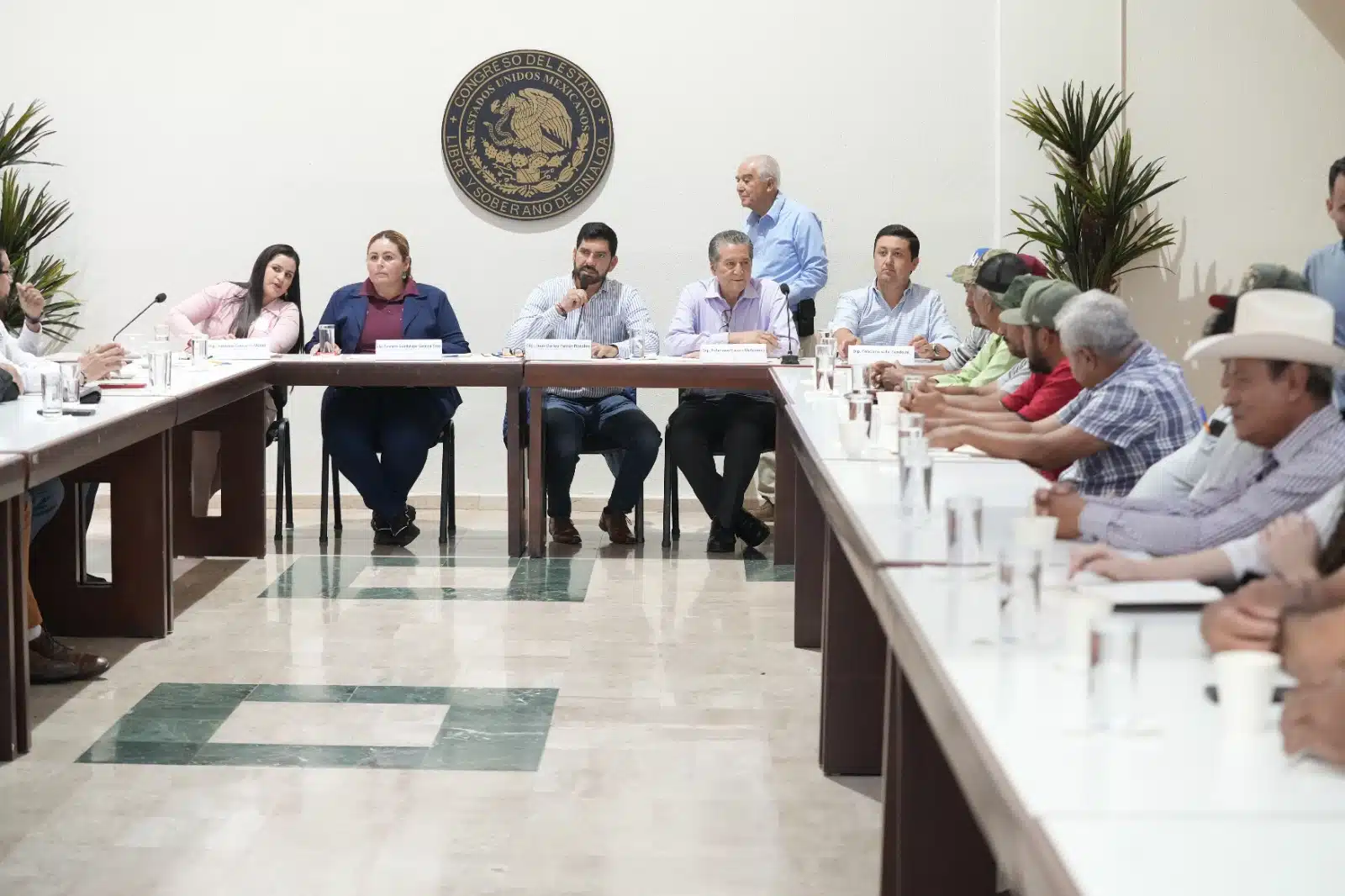 Representantes del sector pesquero en el congreso