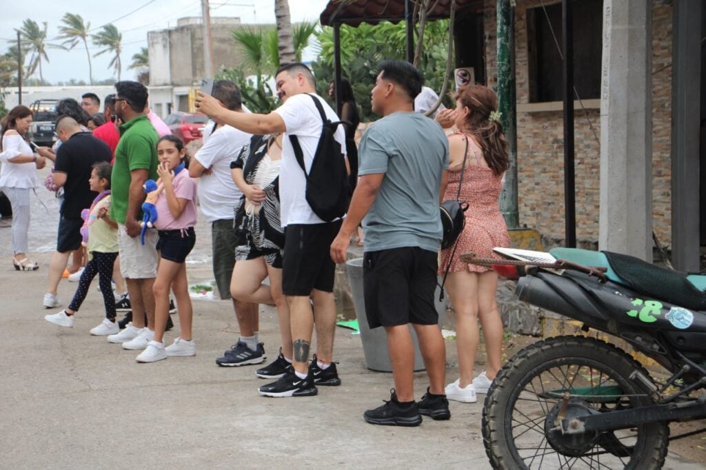 Turistas en el Faro de Mazatlán