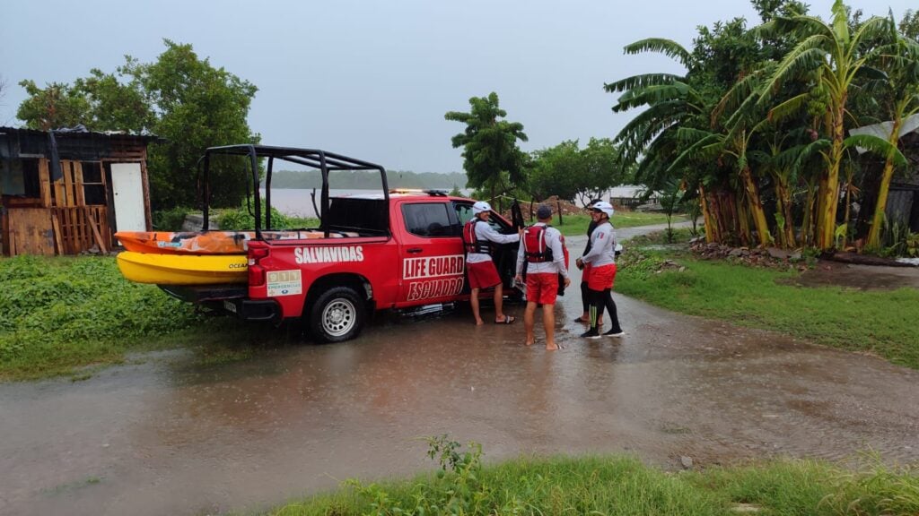 unidad de salvavidas en el sitio del hallazgo