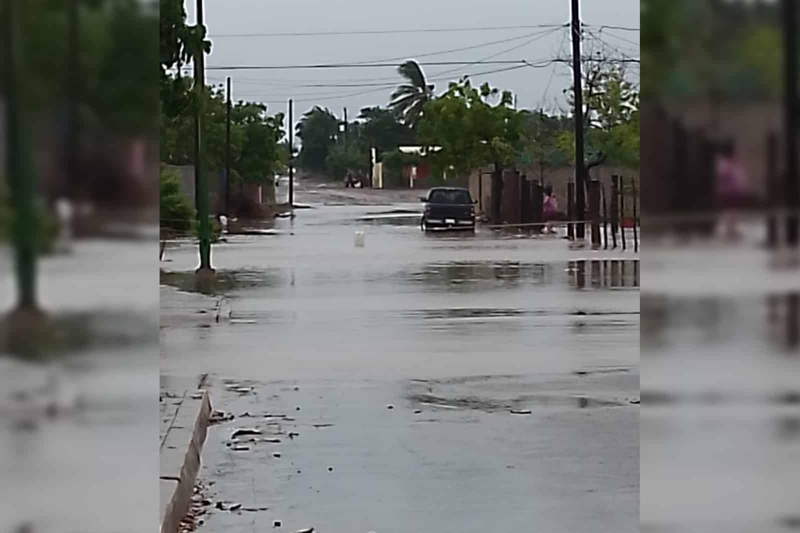 ¡Más evacuados por Norma! En La Reforma aumentó el nivel del agua y tuvieron que salir
