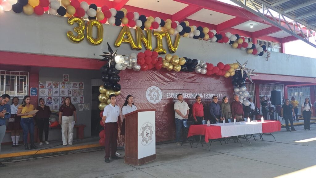 30 aniversario de la Escuela Secundaria Técnica (ETI) número 77