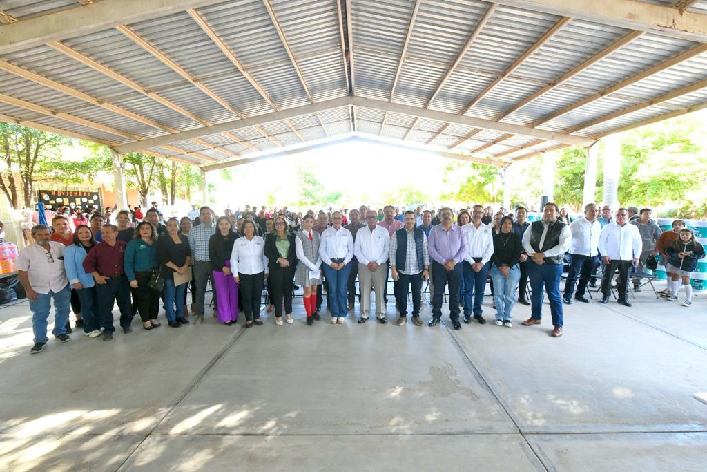 Entrega de equipamiento tecnológico a telesecundarias y telebachilleratos