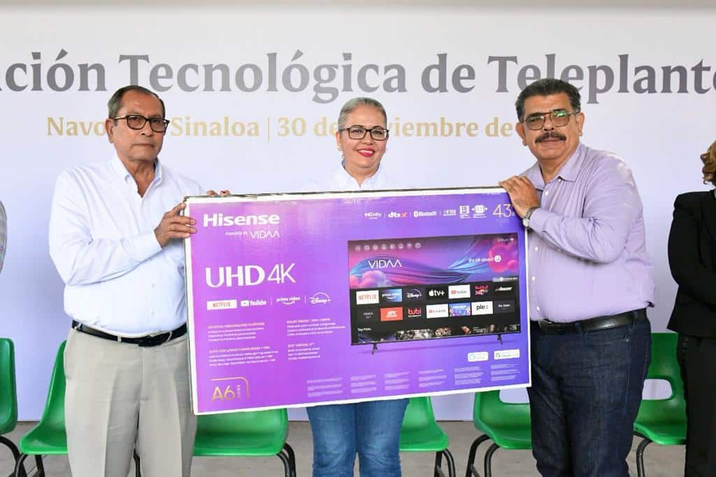 Entrega de equipamiento tecnológico a telesecundarias y telebachilleratos