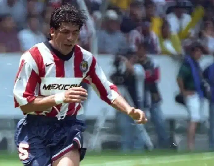 Camilo Romero en su época de jugador con las Chivas