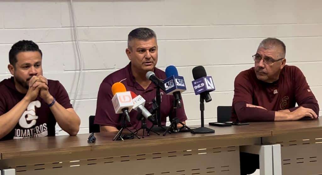 Francisco Campos en rueda de prensa