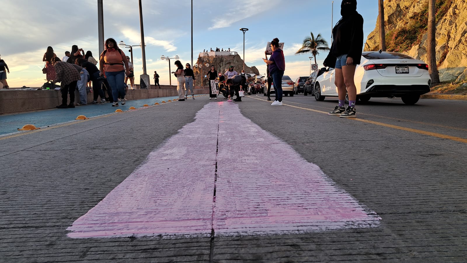 Manifestación pacífica por parte de mujeres y colectivos feministas en Mazatlán