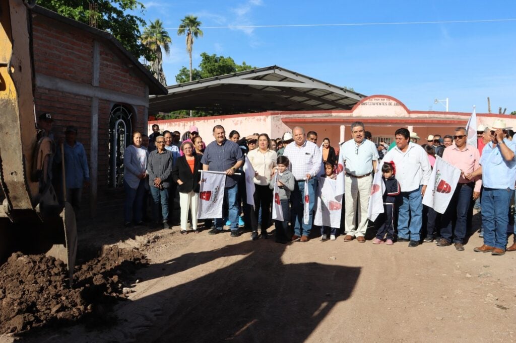 Alcalde da banderazo para la obra de pavimentación en Ocoroni