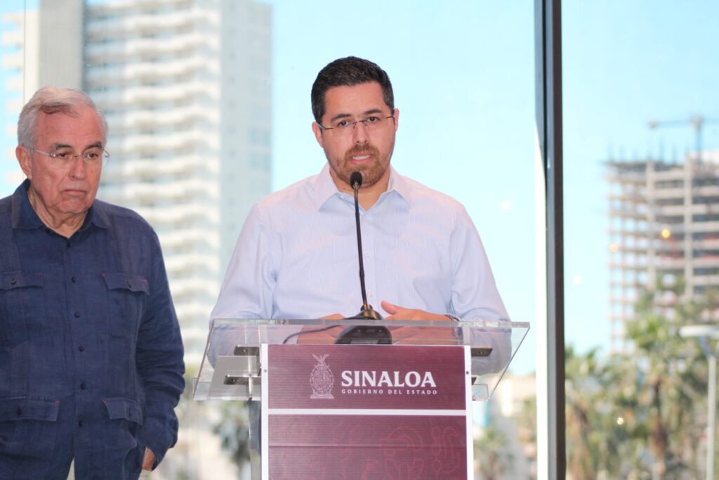 Cuitláhuac González Galindo y el gobernador Rubén Rocha Moya en la "semanera" de este martes 28 de noviembre