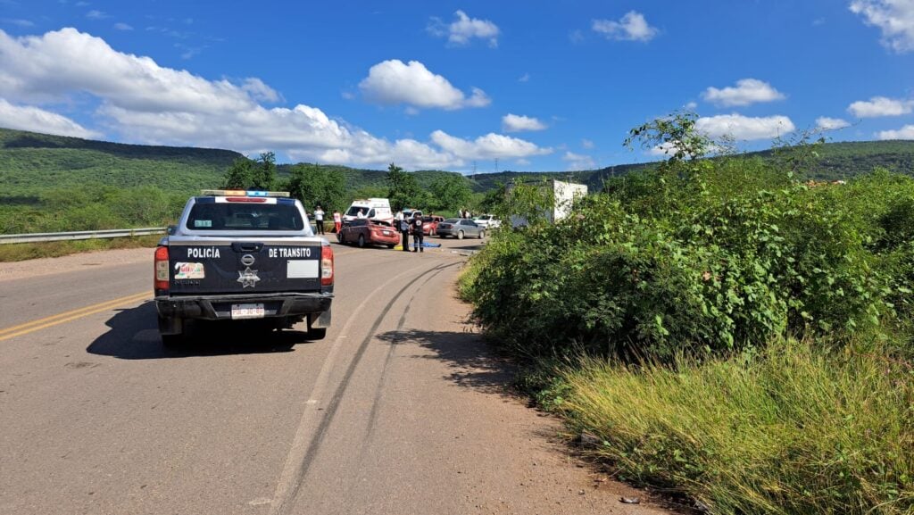 Mujer fallece en choque de automóvil