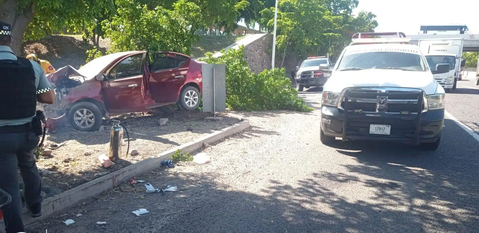 Carro chocado de frente en Culiacán