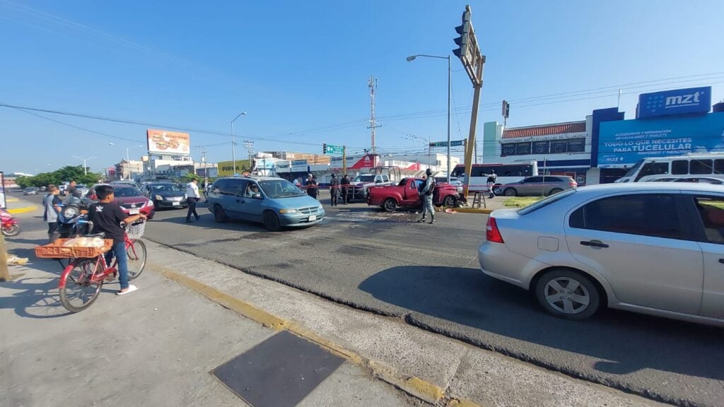 Camioneta que sufrió un accidente tipo choque en Mazatlán