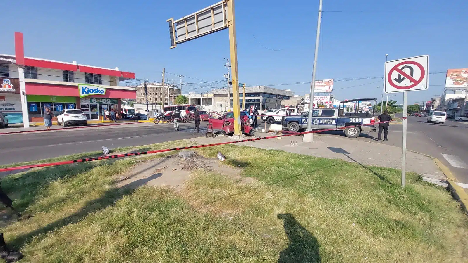 Camioneta que sufrió un accidente tipo choque en Mazatlán